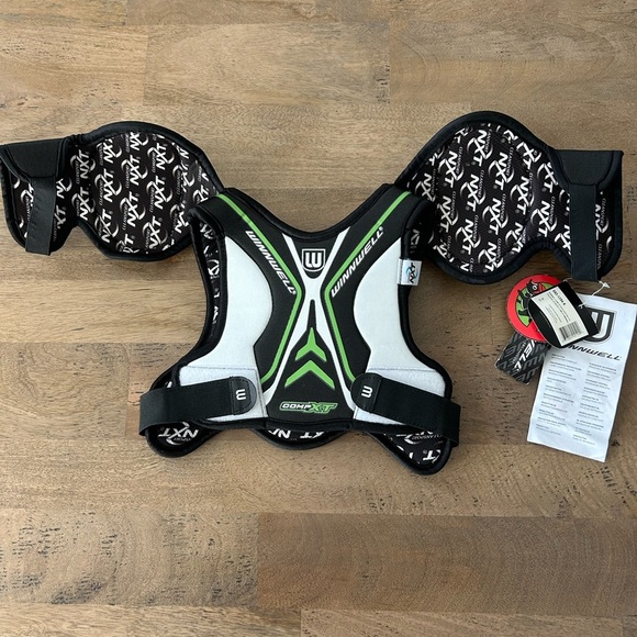 Warrior Youth Hockey Shoulder Pads Black Green youth size Small - Picture 1 of 7